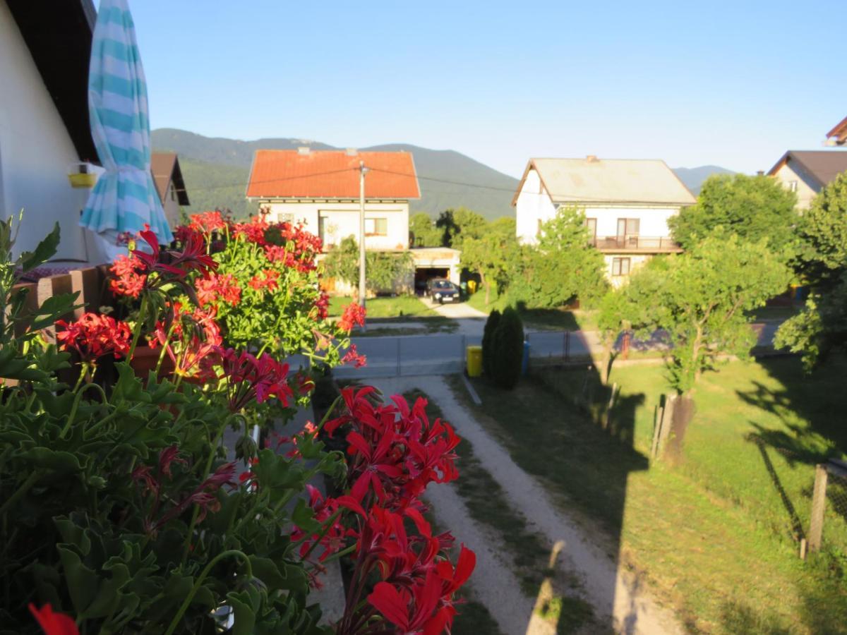 Guest House Ruza Korenica Exterior foto