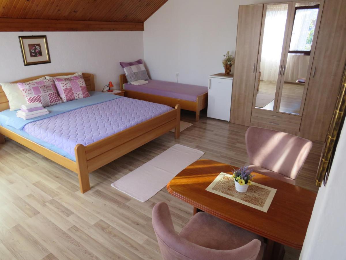Guest House Ruza Korenica Exterior foto