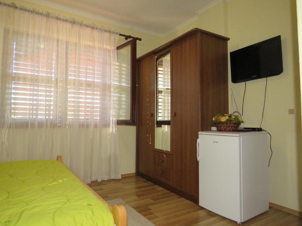 Guest House Ruza Korenica Exterior foto
